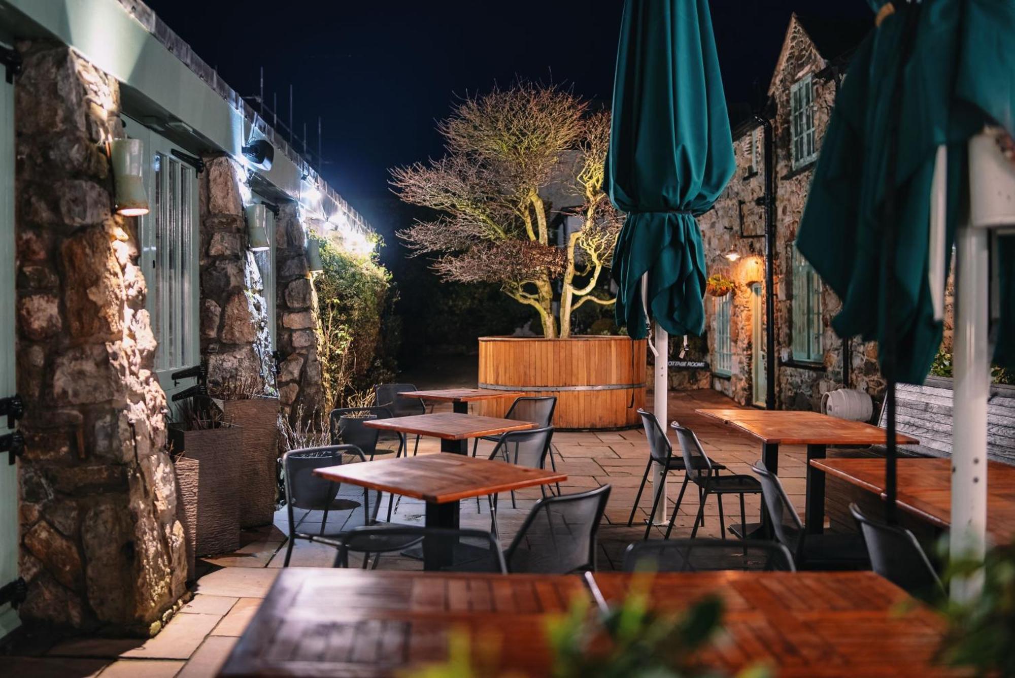 The Bull And Townhouse, Beaumaris- The Inn Collection Group Exterior foto